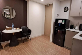 gold coast pik , 1 br , netflix , sofa bed ,London